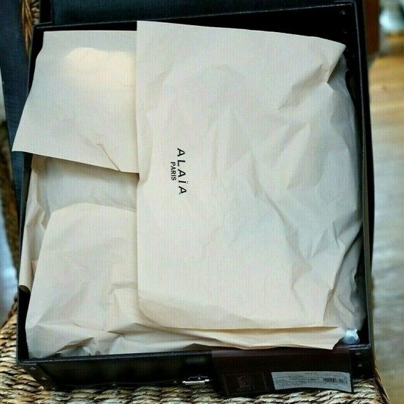 Alaia - Picture 8 of 8